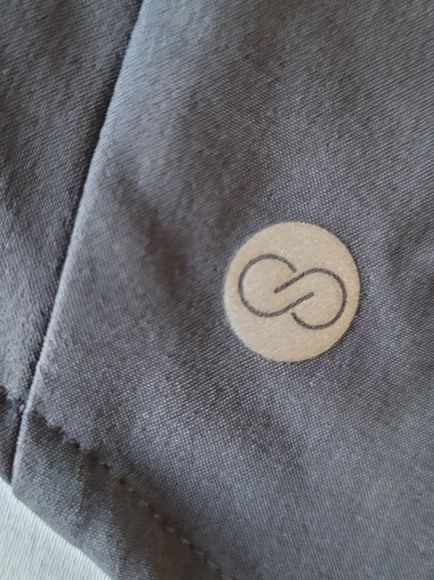 CALIA Kick it Up mid-rise short. Size:L - Picture 5 of 5